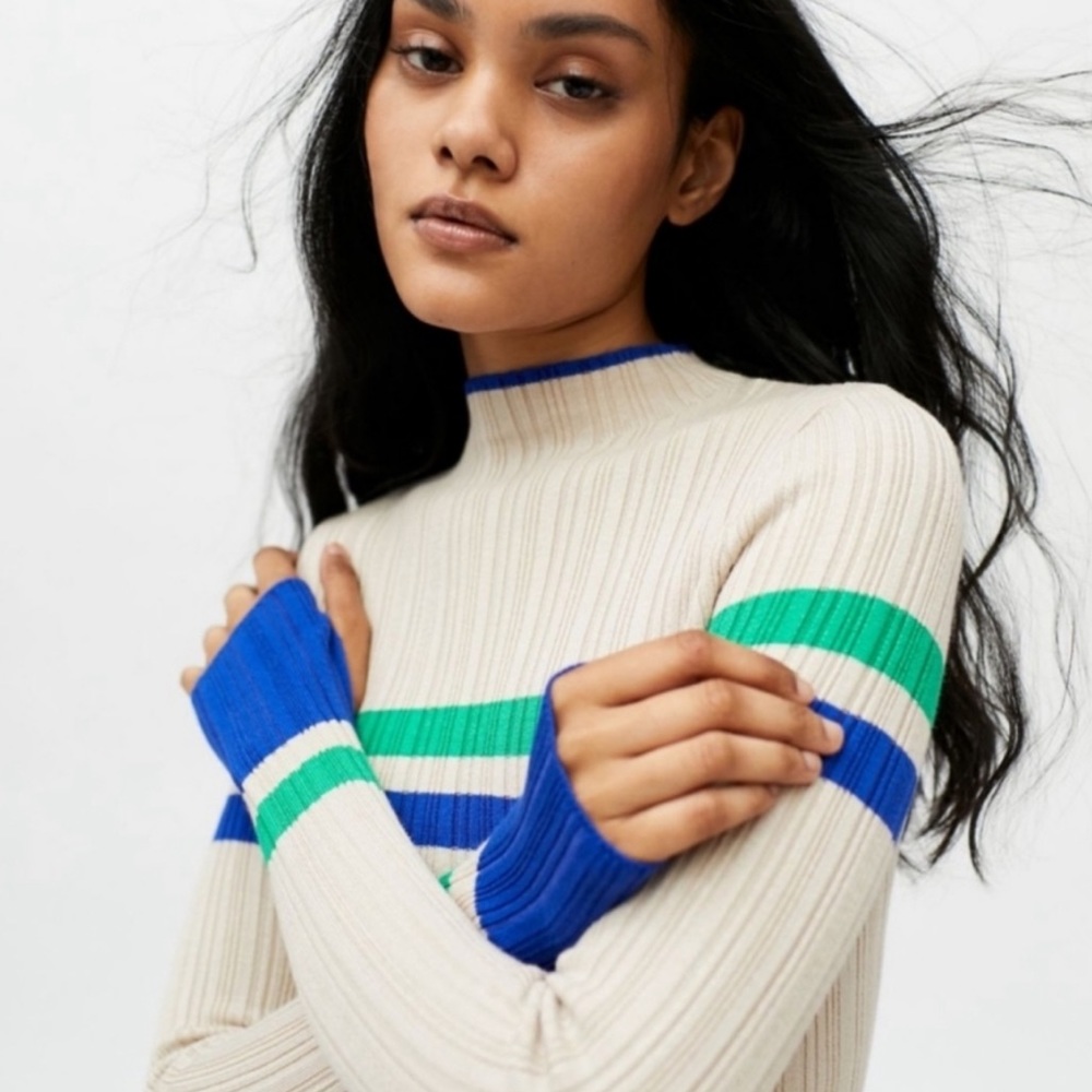 Urban Outfitters BDG Kiara Open-Back Sweater M